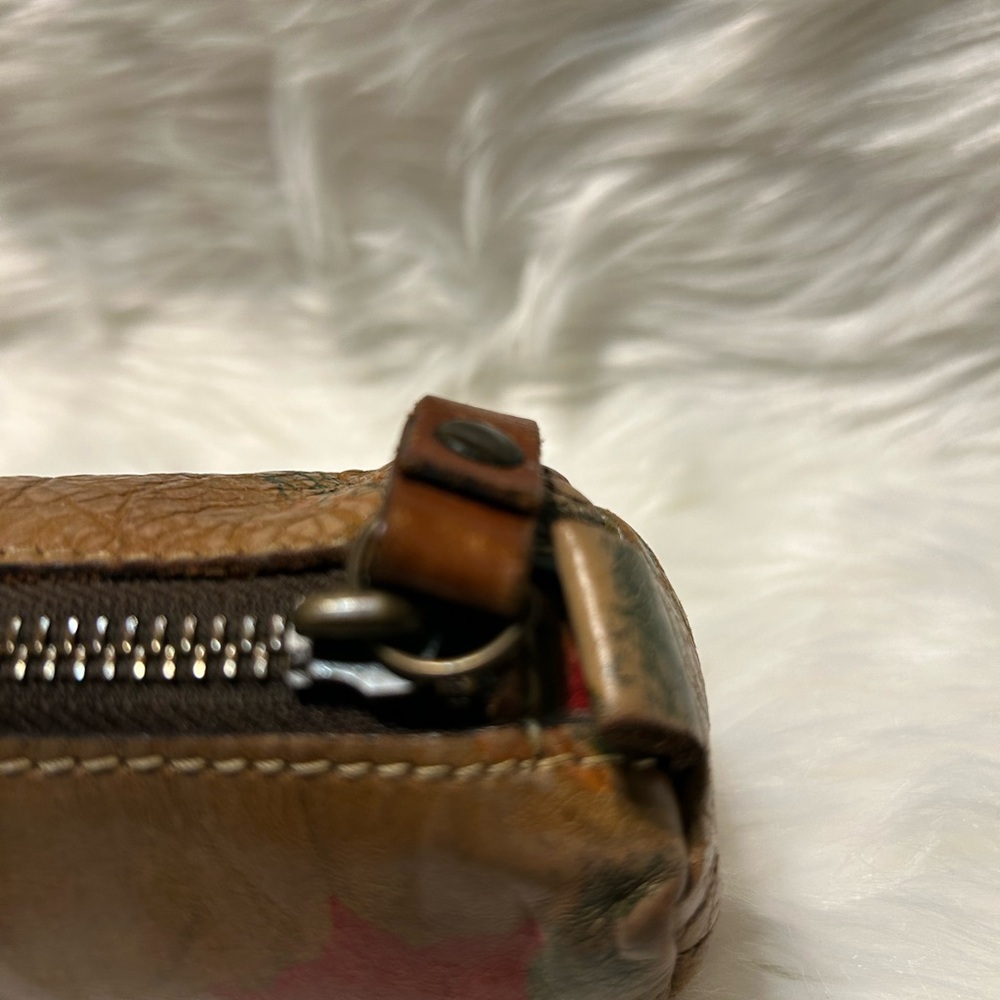Patricia Nash Isla Oblong Italian Leather Floral Patterned Leather Wristlet - Picture 9 of 12